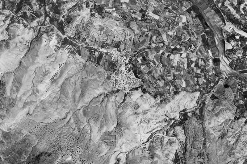 Ortofoto de 1956-1957 del núcleo de Íllar