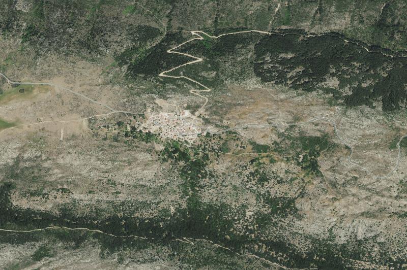 Ortofoto actual del núcleo de Navaquesera