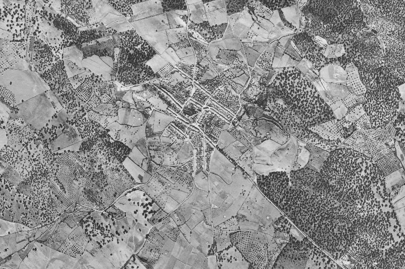 Ortofoto de 1956-1957 del núcleo de Valencia del Mombuey