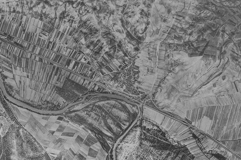 Ortofoto de 1956-1957 del núcleo de La Vid y Barrios