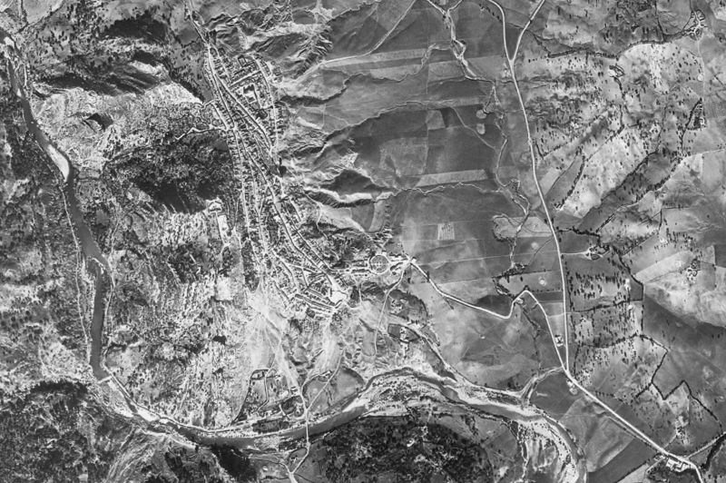 Ortofoto de 1956-1957 del núcleo de Jimena de la Frontera