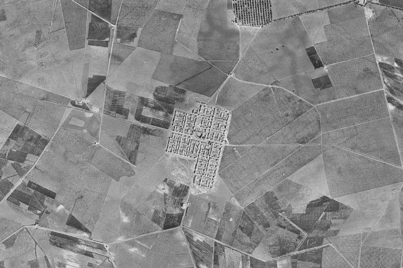Ortofoto de 1956-1957 del núcleo de Llanos del Caudillo
