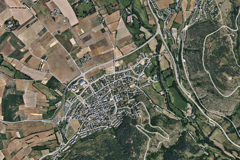 Ortofoto actual del núcleo de Alp