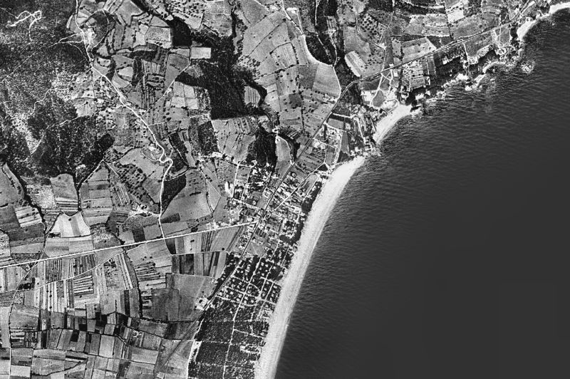 Ortofoto de 1956-1957 del núcleo de Castell d'Aro, Platja d'Aro i s'Agaró