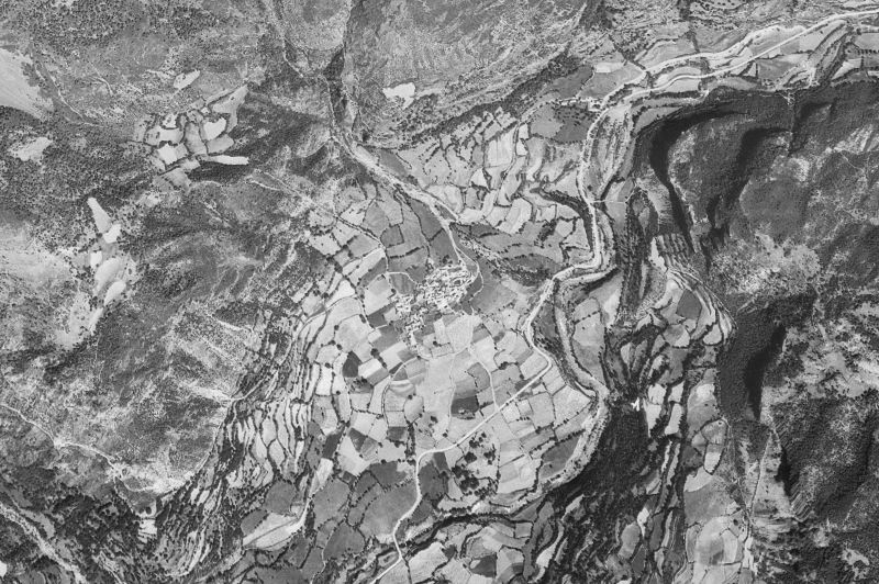 Ortofoto de 1956-1957 del núcleo de Sahún