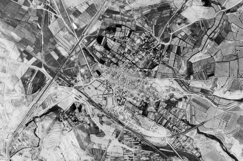 Ortofoto de 1956-1957 del núcleo de Tardienta
