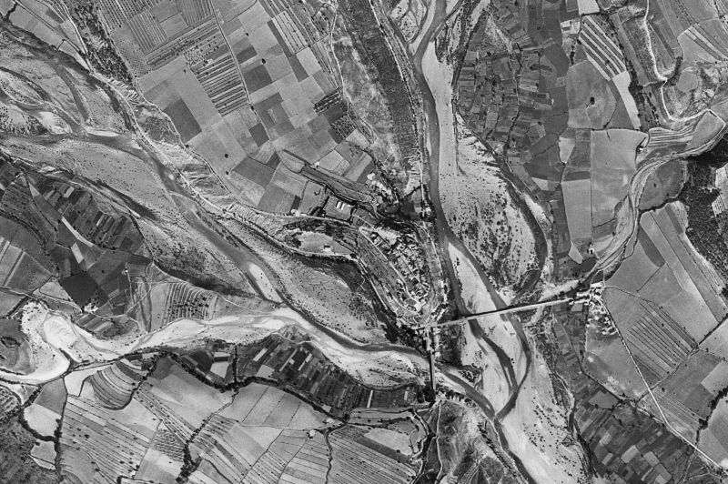 Ortofoto de 1956-1957 del núcleo de Aínsa-Sobrarbe
