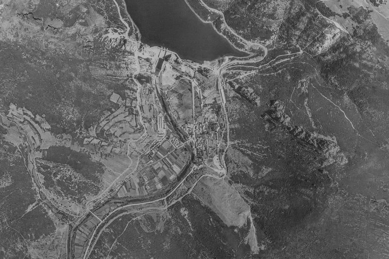 Ortofoto de 1956-1957 del núcleo de Los Barrios de Luna