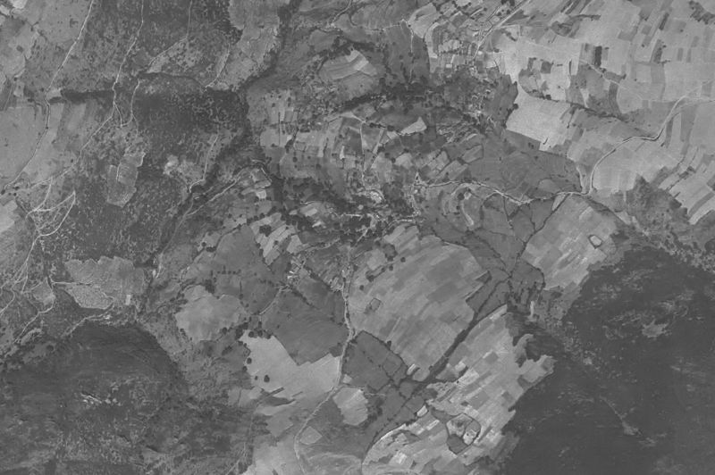 Ortofoto de 1956-1957 del núcleo de Benuza