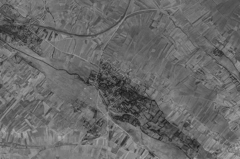 Ortofoto de 1956-1957 del núcleo de Santovenia de la Valdoncina