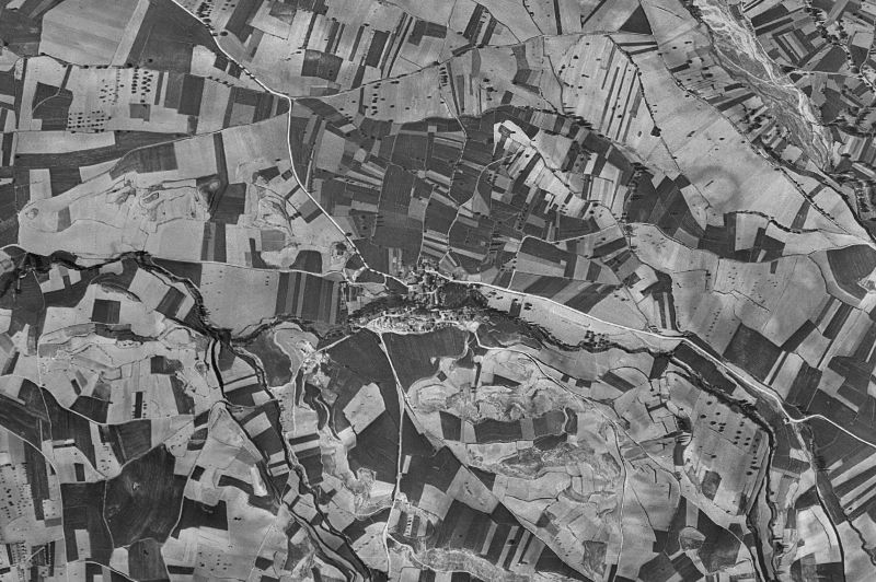 Ortofoto de 1956-1957 del núcleo de Arenzana de Arriba