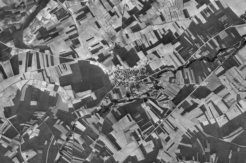Ortofoto de 1956-1957 del núcleo de Torrecilla sobre Alesanco