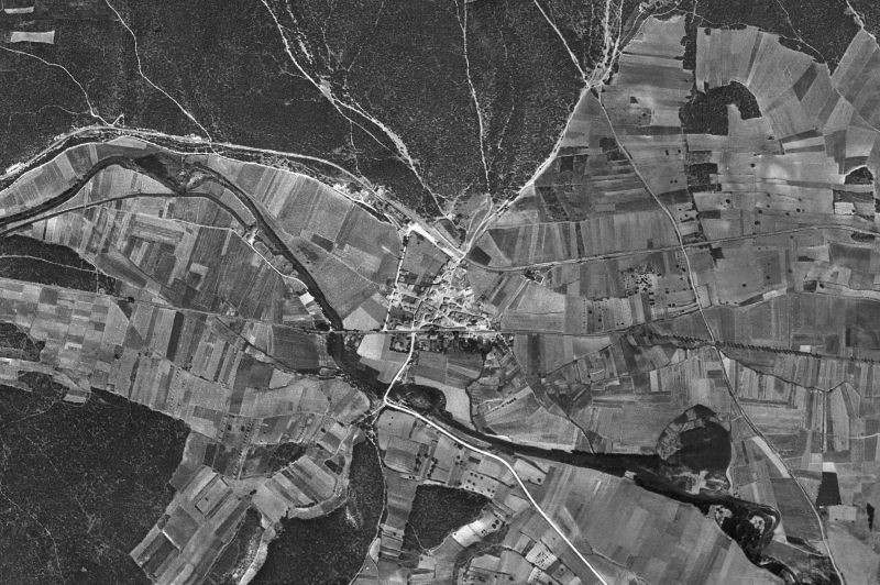 Ortofoto de 1956-1957 del núcleo de Ancín/Antzin