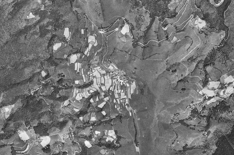 Ortofoto de 1956-1957 del núcleo de Arano