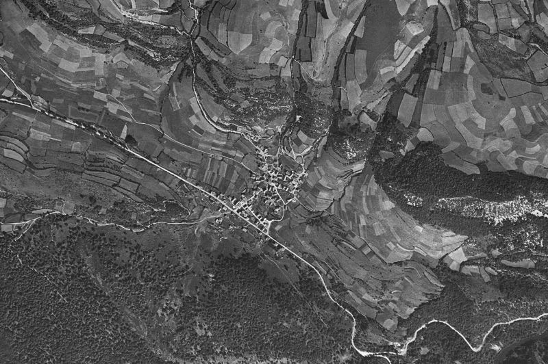 Ortofoto de 1956-1957 del núcleo de Garralda