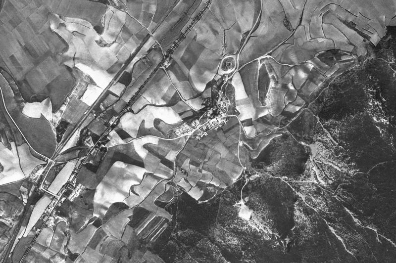 Ortofoto de 1956-1957 del núcleo de Tiebas-Muruarte de Reta