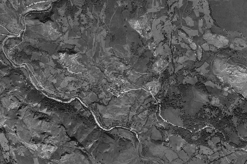 Ortofoto de 1956-1957 del núcleo de Amieva