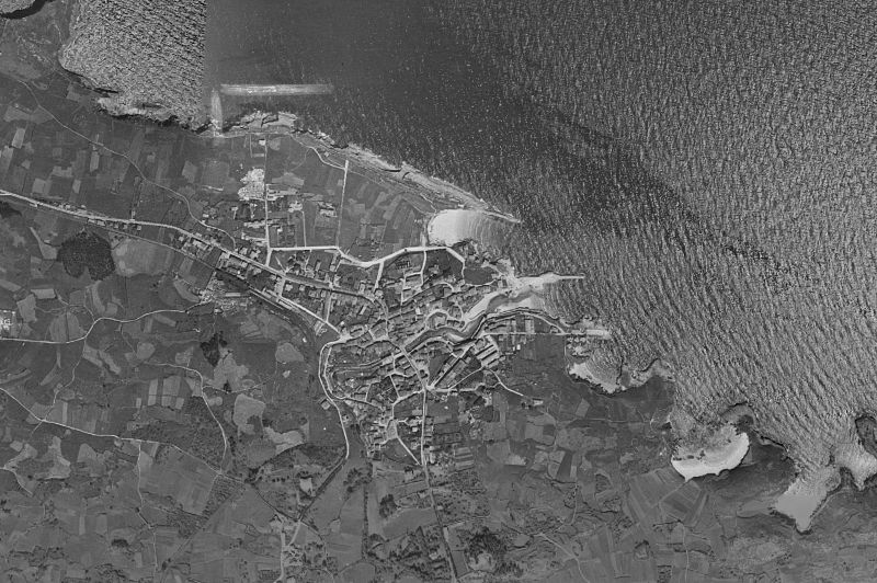 Ortofoto de 1956-1957 del núcleo de Llanes