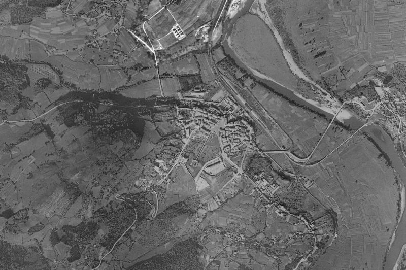 Ortofoto de 1956-1957 del núcleo de Pravia