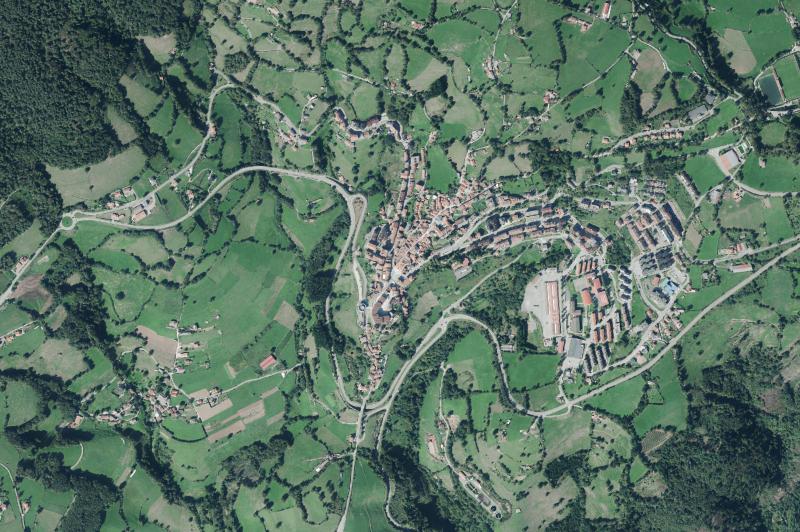 Ortofoto actual del núcleo de Tineo