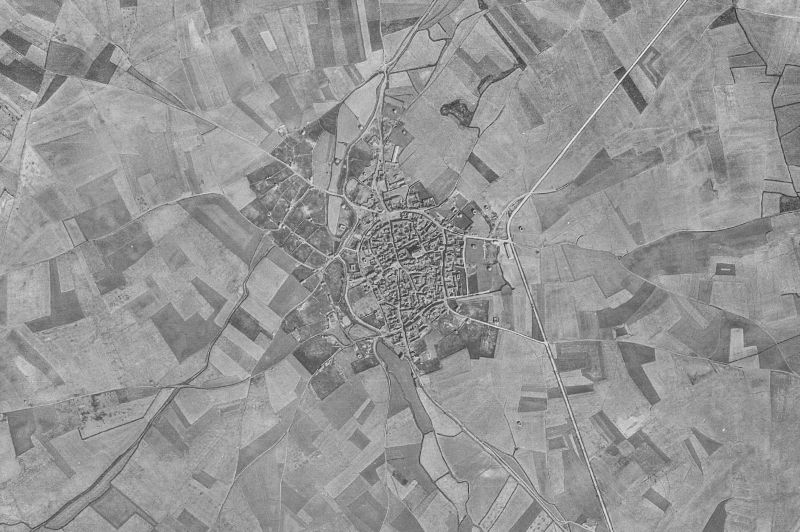 Ortofoto de 1956-1957 del núcleo de Meneses de Campos