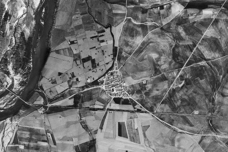 Ortofoto de 1956-1957 del núcleo de Encinas de Abajo