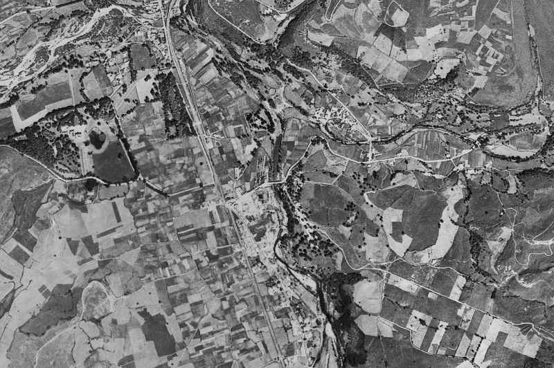 Ortofoto de 1956-1957 del núcleo de Arenas de Iguña