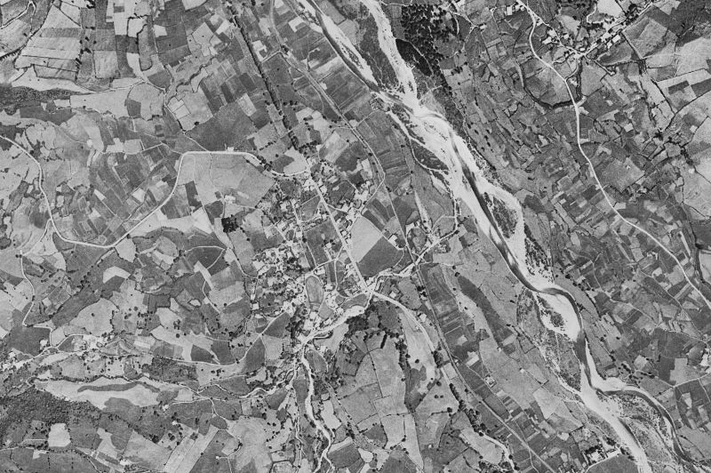 Ortofoto de 1956-1957 del núcleo de Corvera de Toranzo