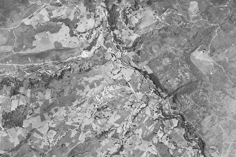 Ortofoto de 1956-1957 del núcleo de Luena