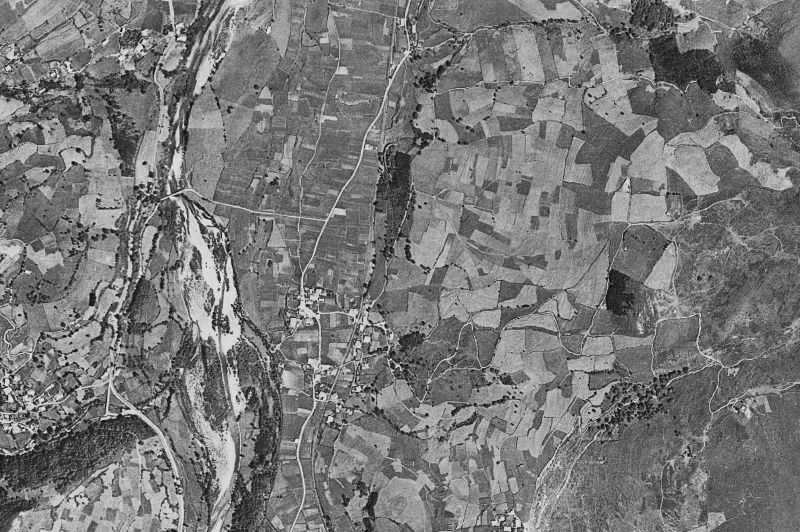 Ortofoto de 1956-1957 del núcleo de Santiurde de Toranzo