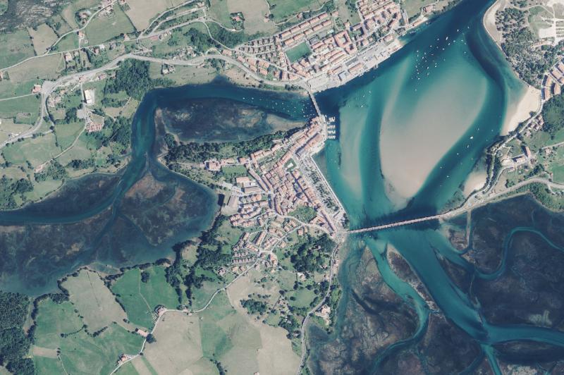 Ortofoto actual del núcleo de San Vicente de la Barquera