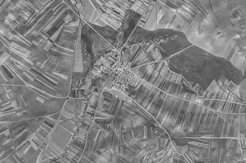 Ortofoto de 1956-1957 del núcleo de Almajano