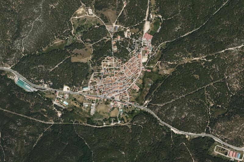 Ortofoto actual del núcleo de Navaleno