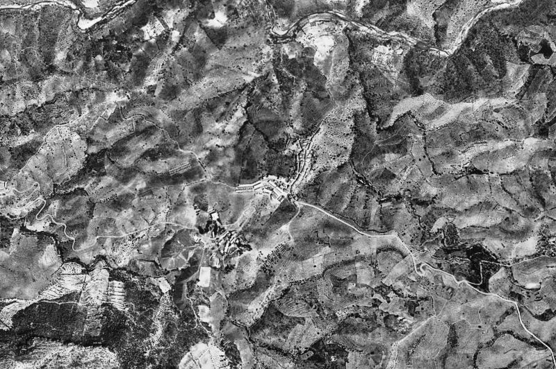 Ortofoto de 1956-1957 del núcleo de Bellmunt del Priorat