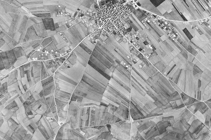 Ortofoto de 1956-1957 del núcleo de Bello
