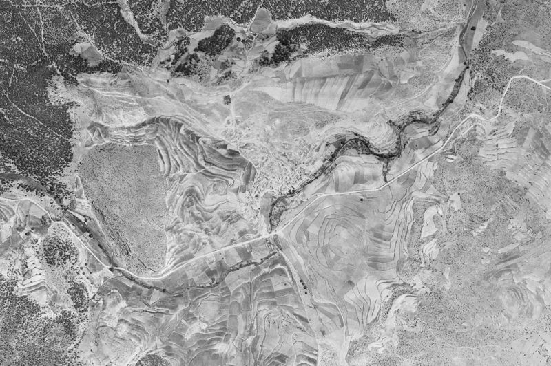 Ortofoto de 1956-1957 del núcleo de Bezas