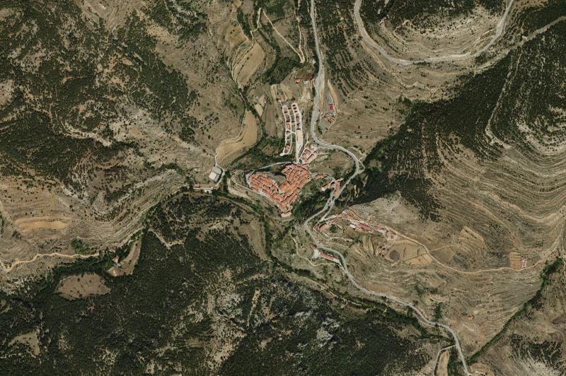 Ortofoto actual del núcleo de Linares de Mora