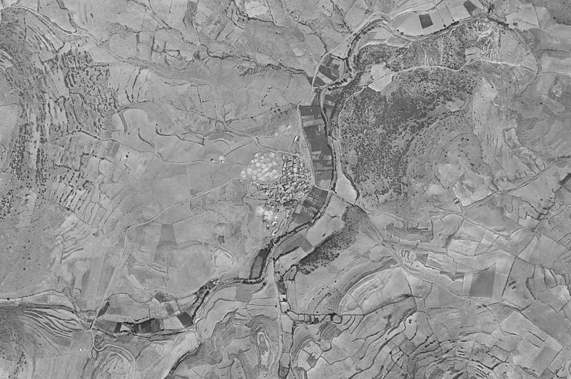 Ortofoto de 1956-1957 del núcleo de Santa Cruz de Nogueras