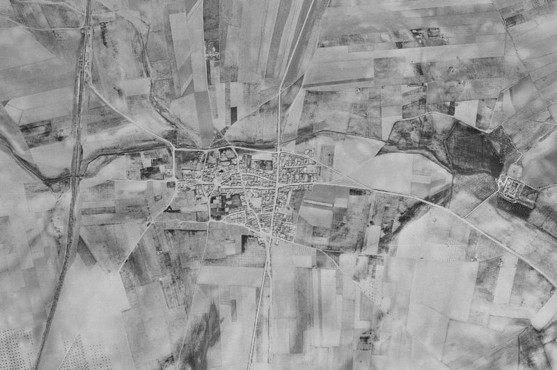 Ortofoto de 1956-1957 del núcleo de Manzaneque