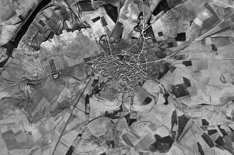 Ortofoto de 1956-1957 del núcleo de Tiedra